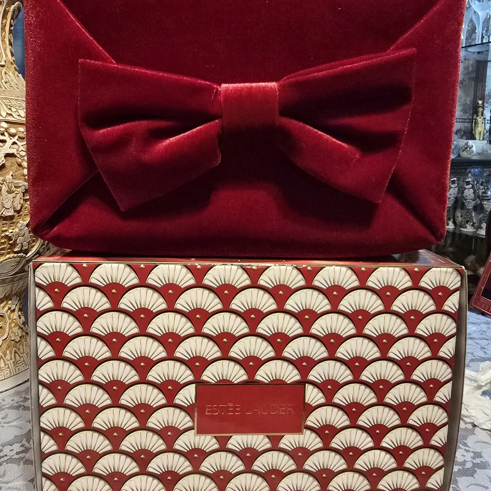 Estee Lauder Red and Gold Beauty Organizer Set - Picture 2 of 2